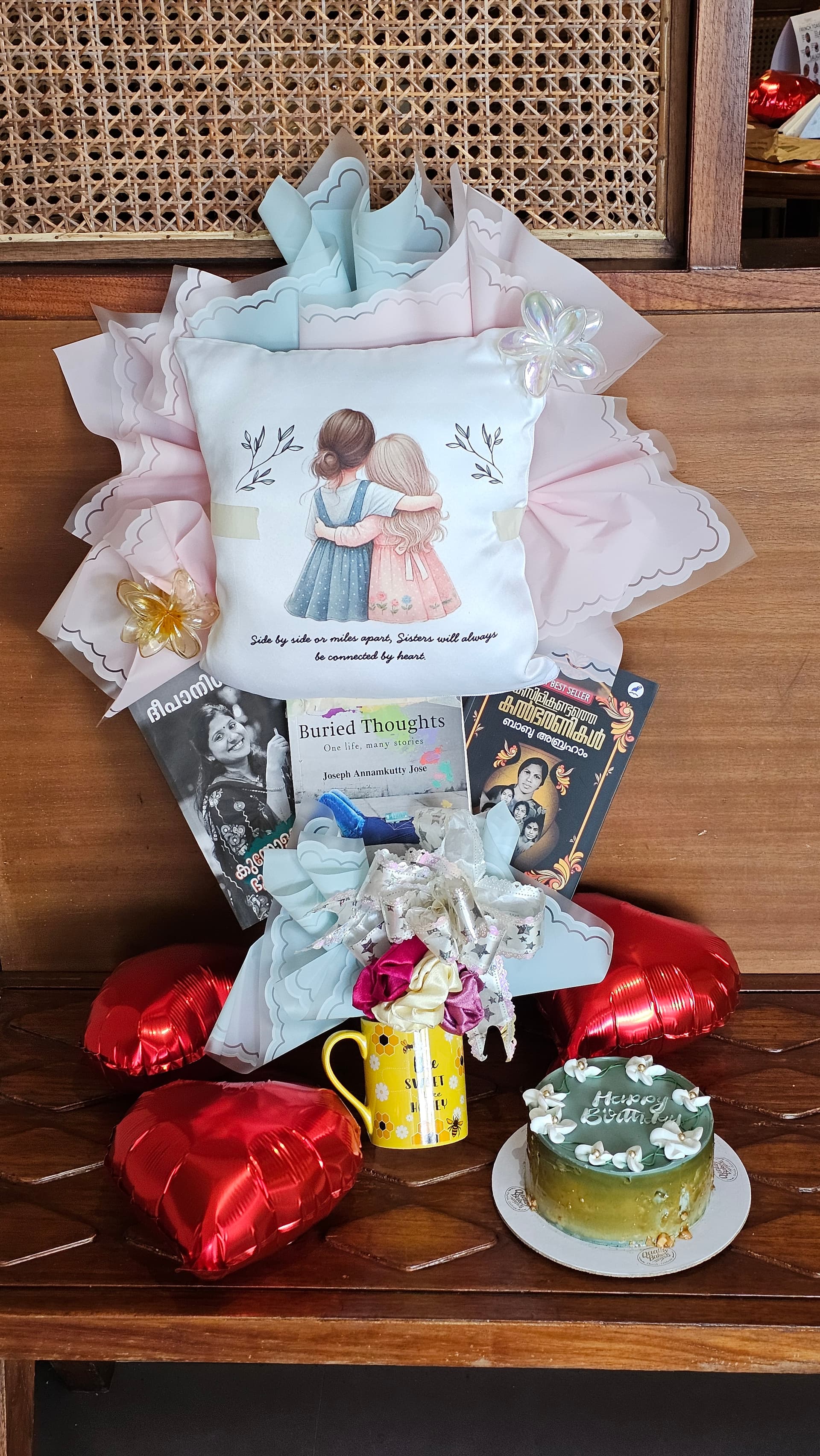 CoffeeCasket Unboxing Moment - HamPers Kochi Luxury Gifting Atelier